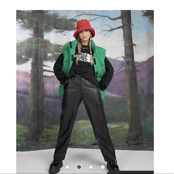 NWT 7 FOR ALL MANKIND Black Faux Leather Cargo Pants, Size Medium - Picture 1 of 10